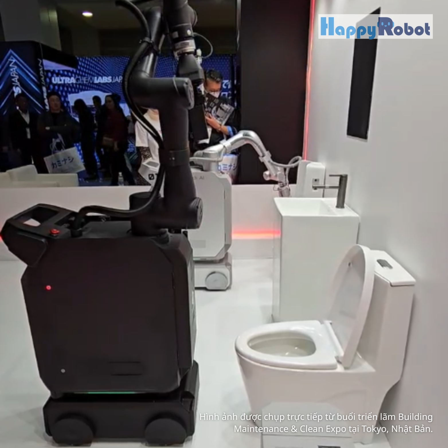 HYTRON-ROBOT-CLEANING-BATHROOM